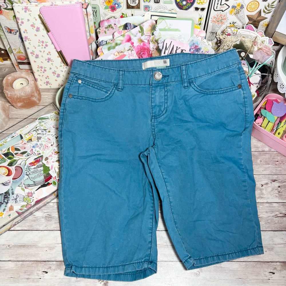 Route 66 Original Clothing Co Classic Fit Blue Bermuda Shorts Womens Sz.4 Summer